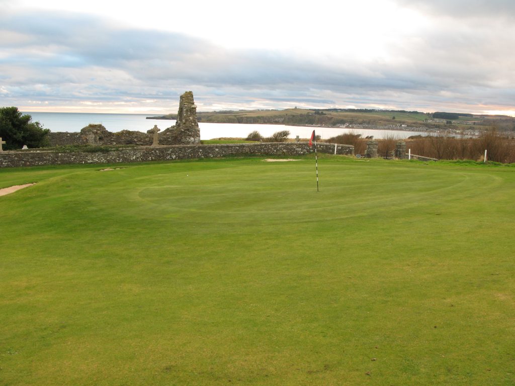 18th green with church ruin and graveyard...perhaps an apt epitaph for some rounds here! 